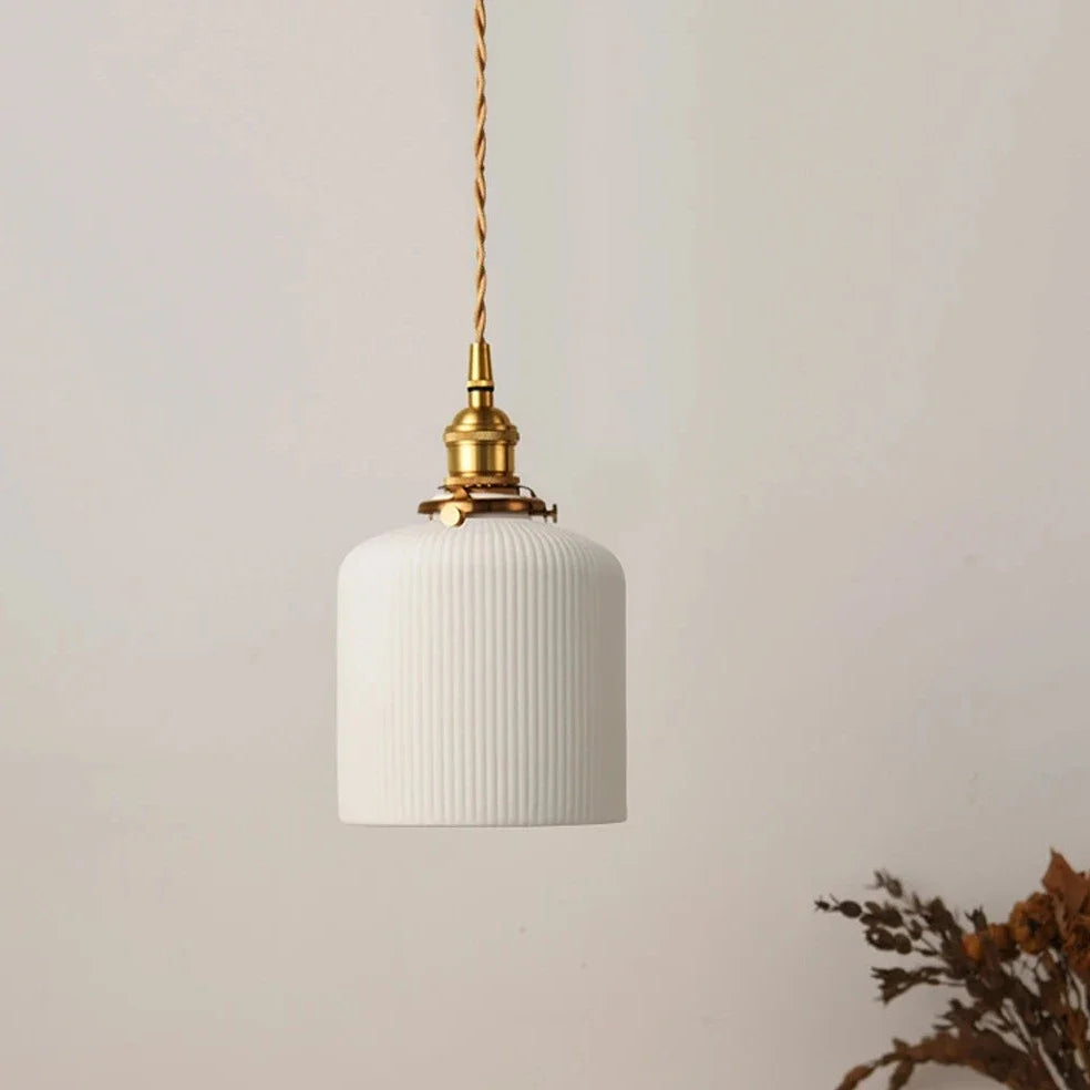 Vintage Ceramic Pendant Light Gold White Elegant Home Lighting